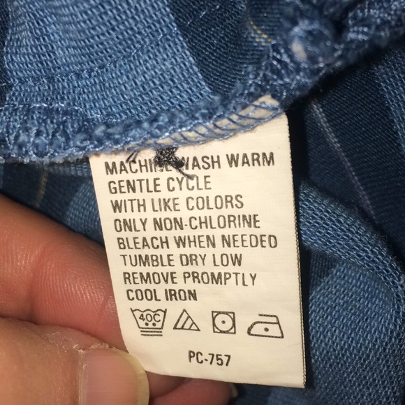 Van Heusen 2XLT Polo in Blues. - Picture 5 of 6